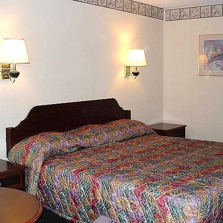 College Inn Спартанбург Номер фото